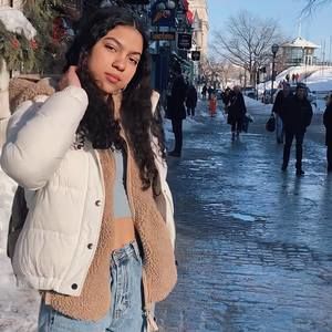 Meet your Posher, Beatriz